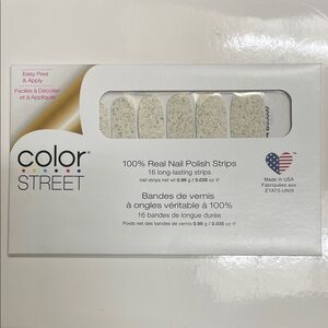 Color Street Press-On Nails - White with Silver Flecks